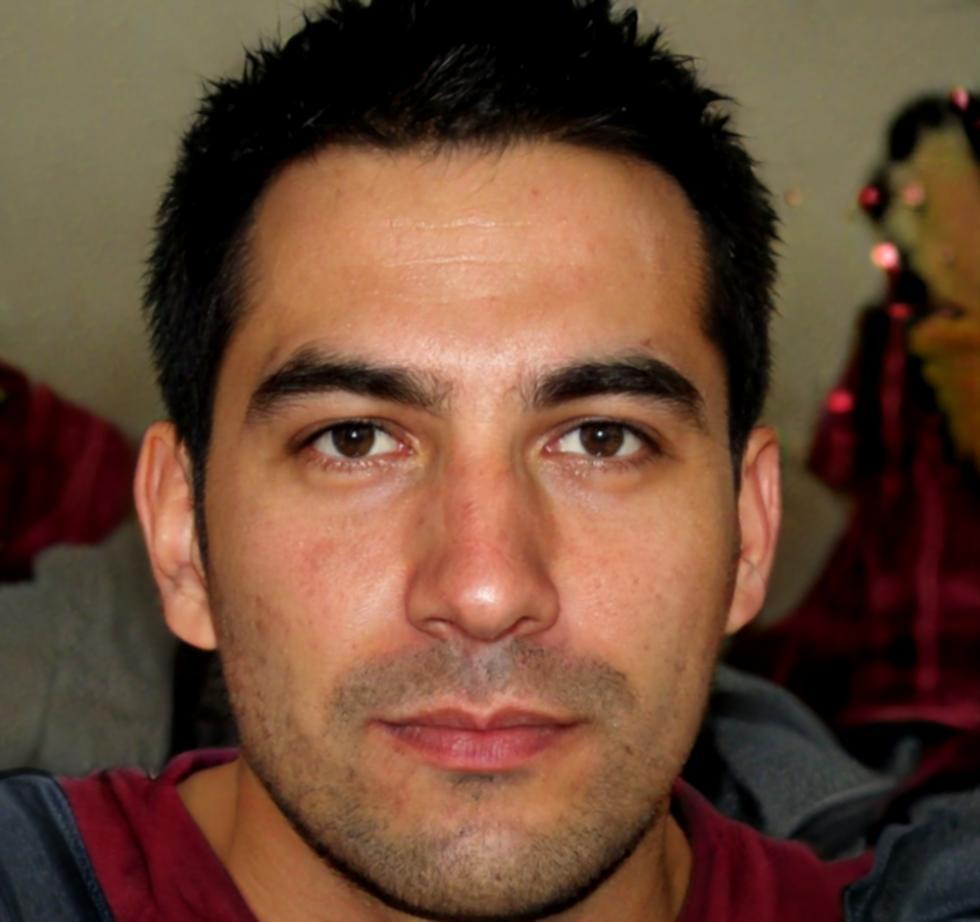 Μέλος ομάδας με εμπειρία σε οικονομική ανάλυση